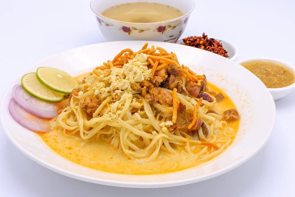 သဉ္ဇာ ရွှေတောင်ခေါက်ဆွဲ