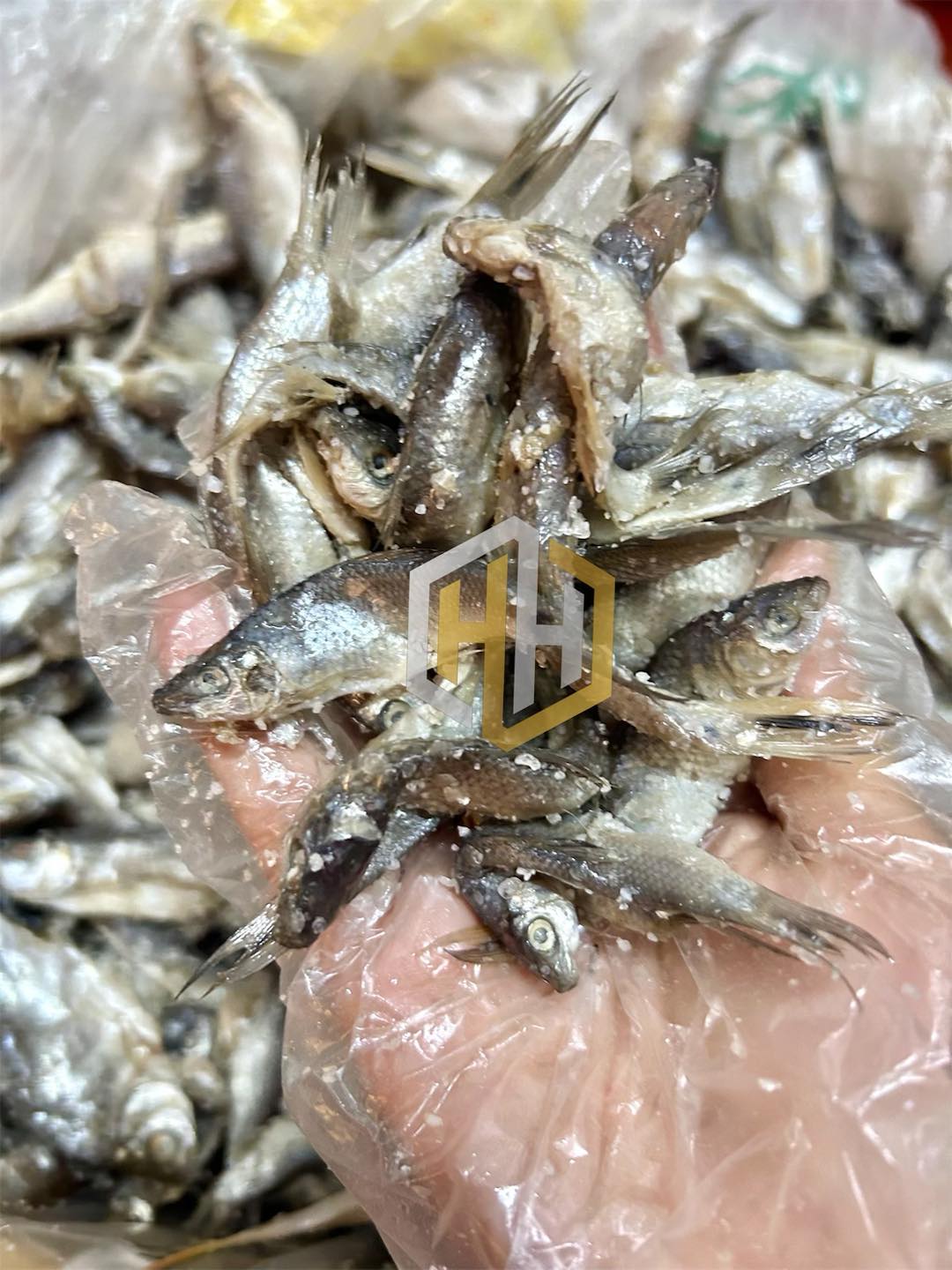 H&H မြစ်ငါးလူးငါးဆားနယ်ကြော် (230g)