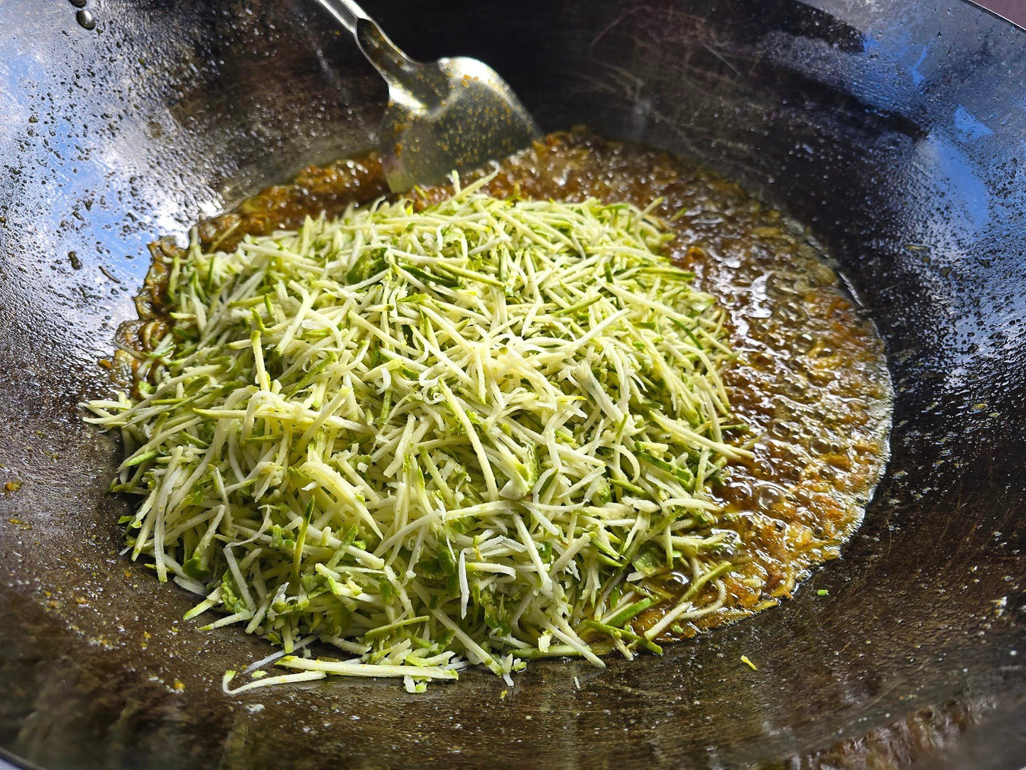 ပန်းခရေ သရက်သီးစိမ်း ငပိချက် (160g)