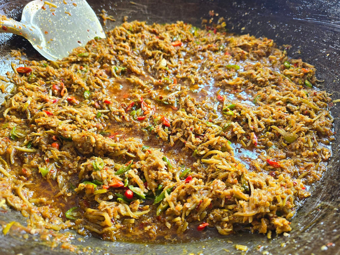 ပန်းခရေ သရက်သီးစိမ်း ငပိချက် (160g)