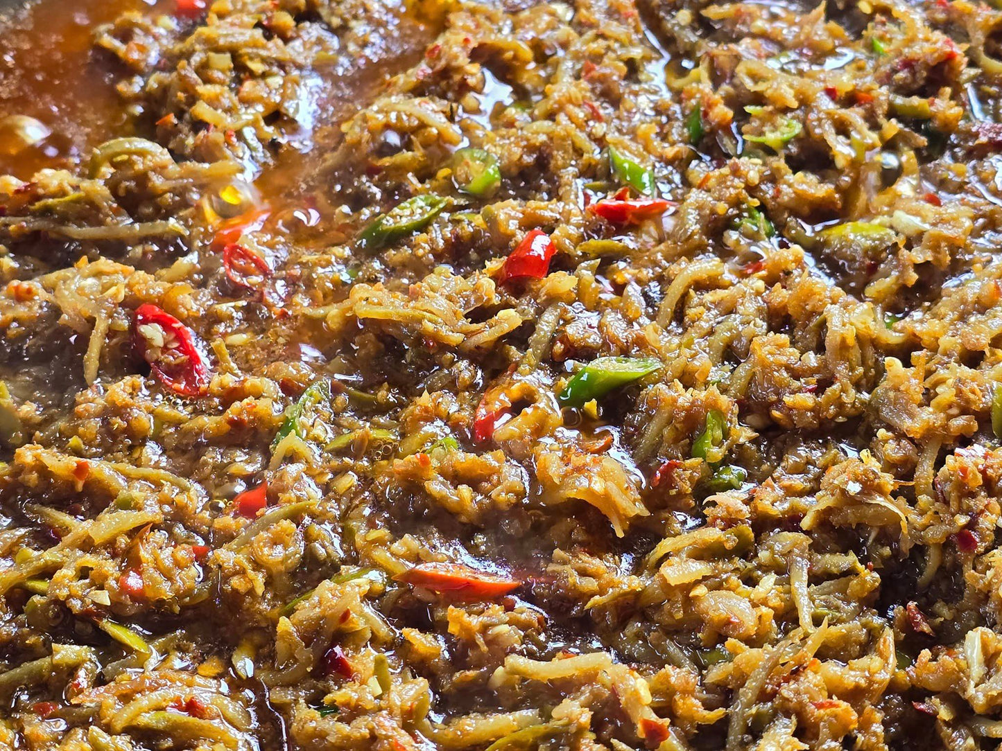 ပန်းခရေ သရက်သီးစိမ်း ငပိချက် (160g)