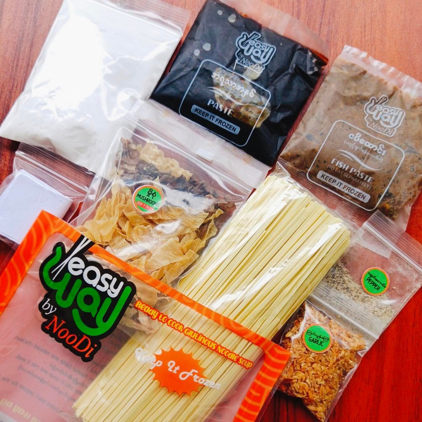 Easy Way by NooDi အသင့်ချက်ကော်ရည်ခေါက်ဆွဲ (370g)